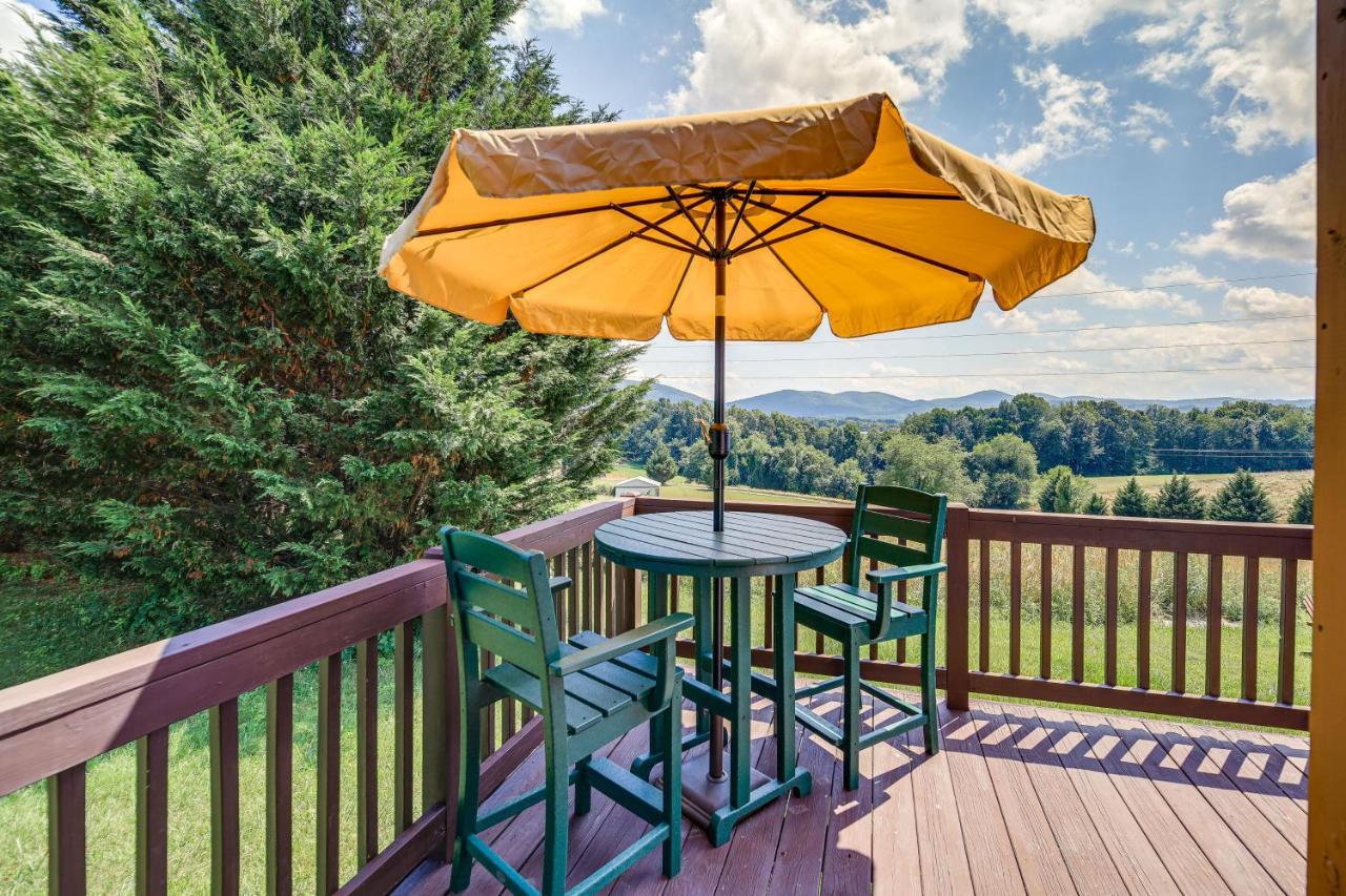 Blue Ridge Mountain Cabin With Views And Hot Tub Sparta Exteriér fotografie