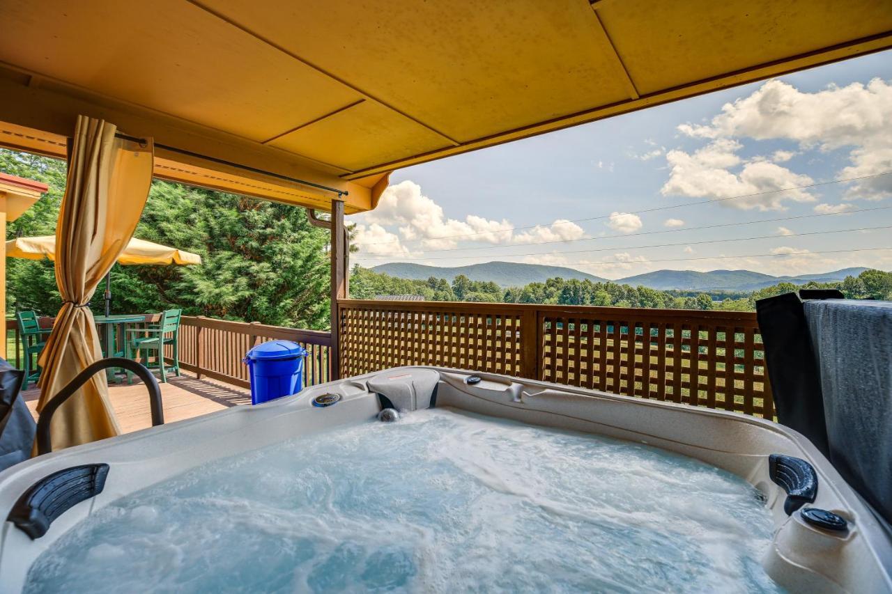 Vila Blue Ridge Mountain Cabin With Views And Hot Tub Sparta Exteriér fotografie